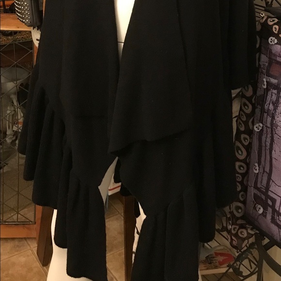 Badgley Mischka sweater Shawl - Picture 5 of 11